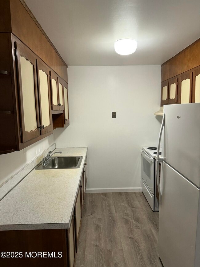Building Photo - 435D Picardy Ct