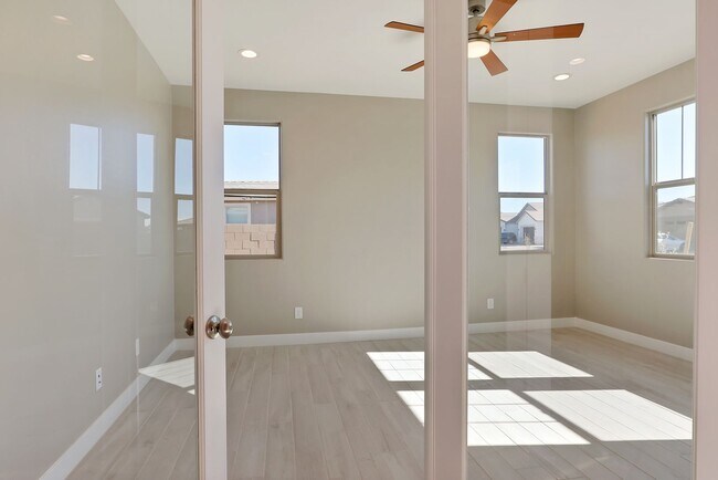 Building Photo - HUGE MARICOPA 4 BEDROOM