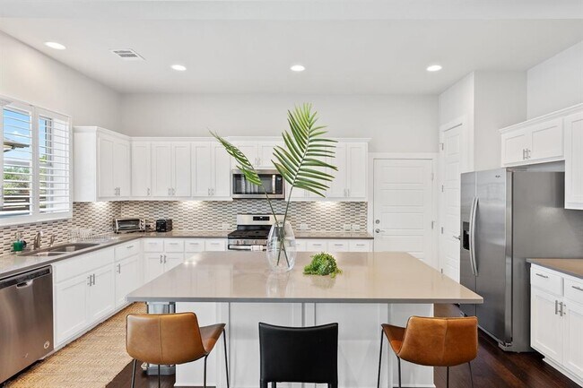Building Photo - 1506 Arcilla St