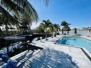 Building Photo - 2531 Gulfstream Ln