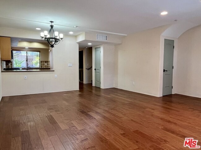 Building Photo - 4301 Los Feliz Blvd
