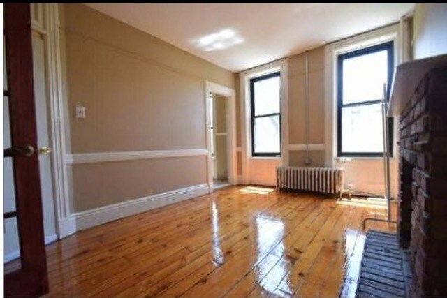 Building Photo - 476 7th St