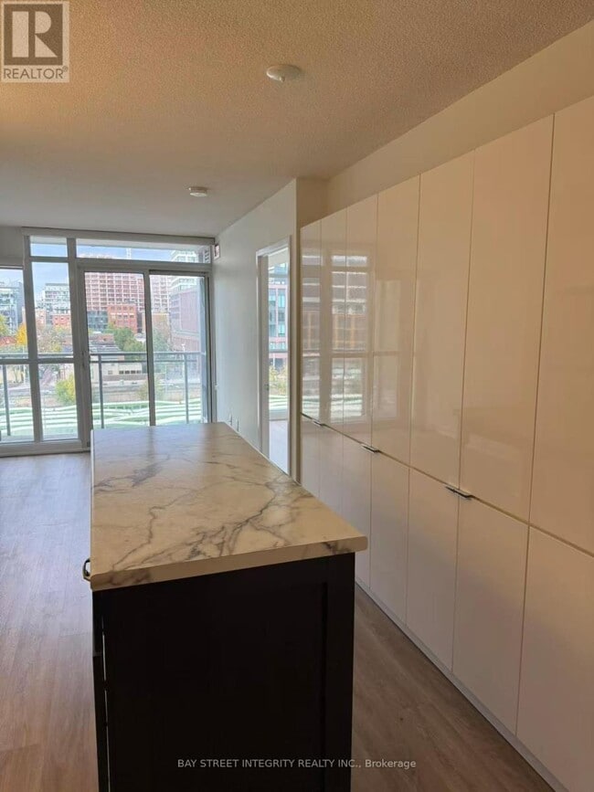 Building Photo - 15 Iceboat Terr