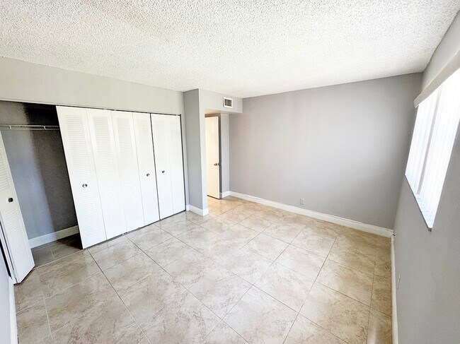 Foto del edificio - 4411 Treehouse Ln