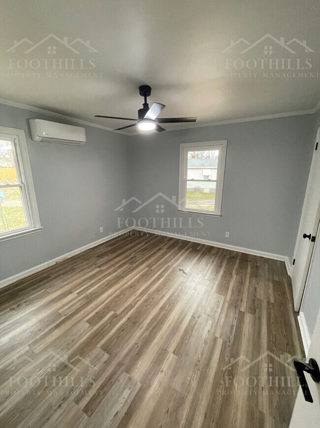 Foto del edificio - 3317 Berry Ln