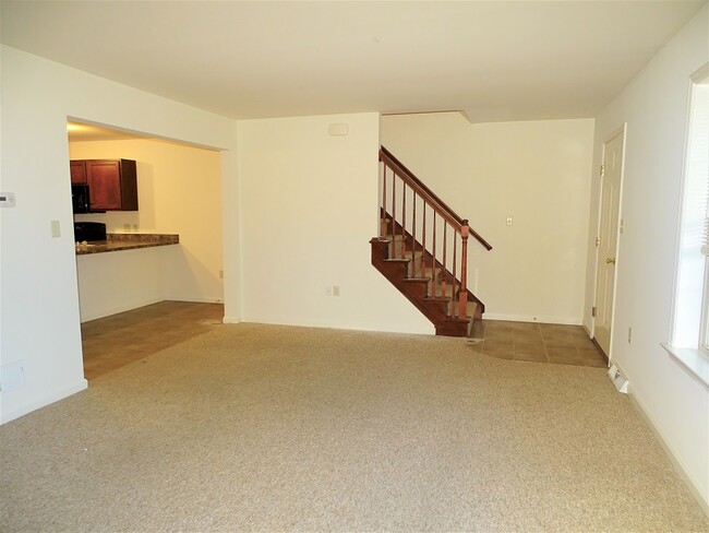 Building Photo - 144 Gable Dr