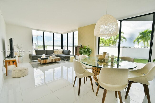 Foto del edificio - 5252 NW 85th Ave