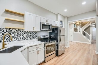 Building Photo - 319 S Mount St