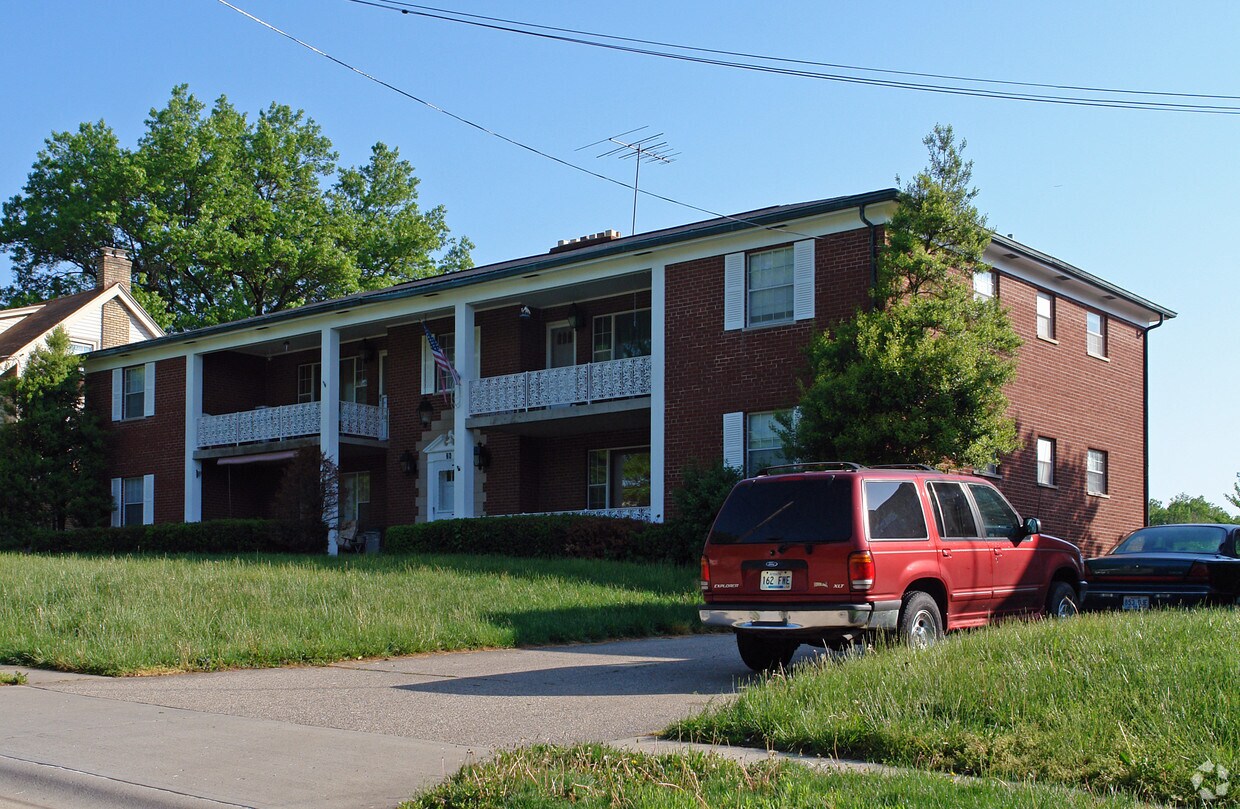 Primary Photo - 28 Virginia Ave