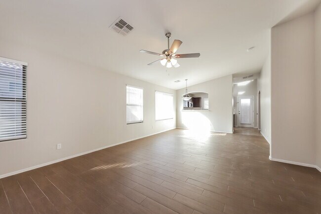 Foto del edificio - 8028 S 48th Ln