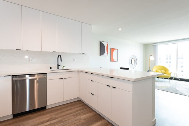 Building Photo - The Gateway