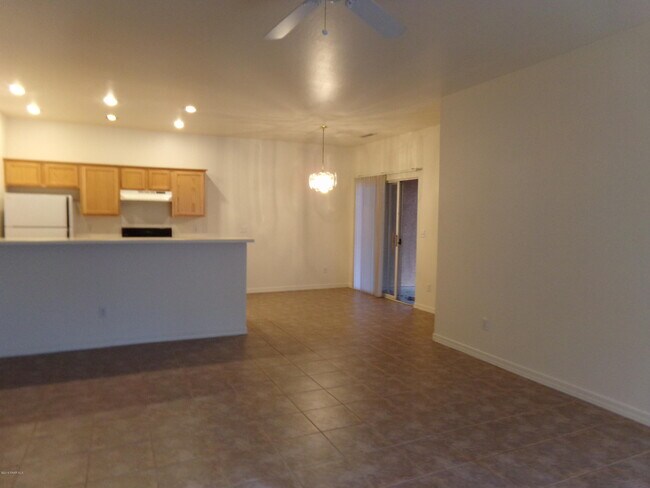 Building Photo - 9150 E Lakeshore Dr