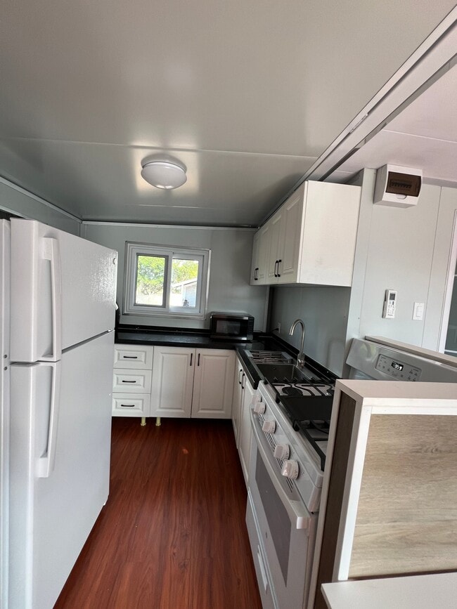 Building Photo - 243 Opio Pl
