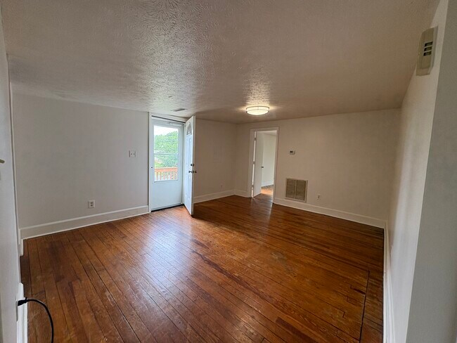 Sala de estar - 481 Midgett Farm Rd