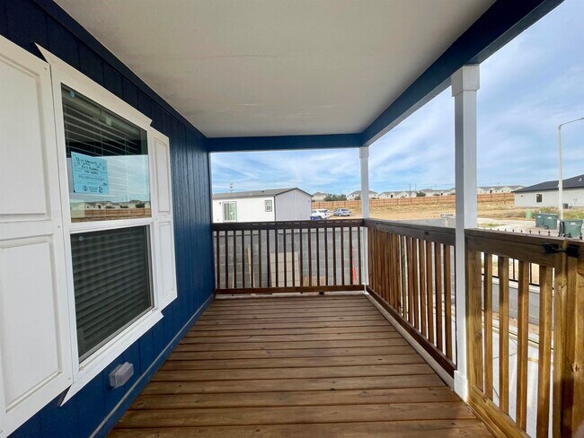 Foto del edificio - 4201 Santa Maria Ave