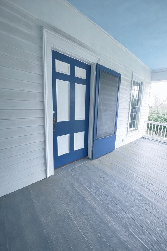 Photo - 820 7th Ave N