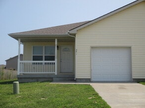 Building Photo - 841 Whitetail Ct