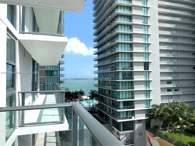 Foto del edificio - 501 NE 31st St
