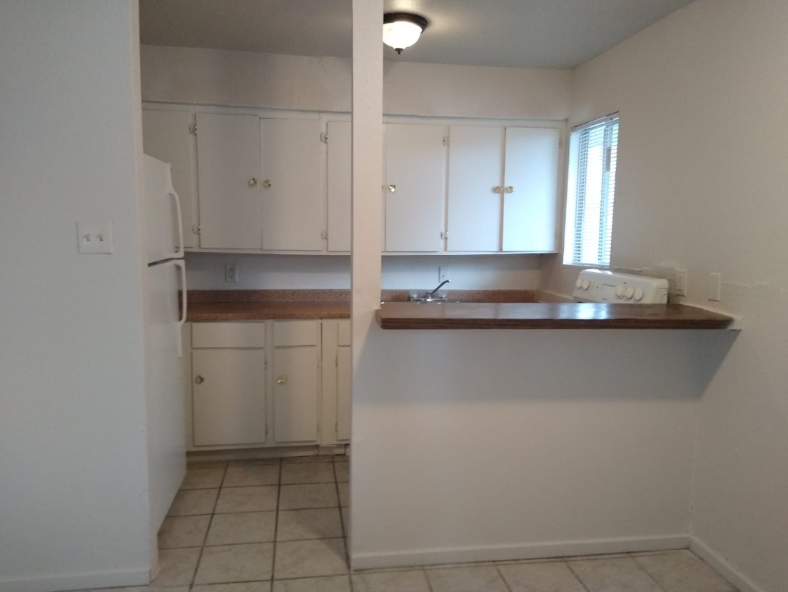 Foto principal - 8016 Meadowbrook Dr