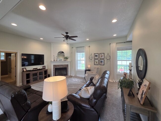 Building Photo - 2507 Golf Links Rd