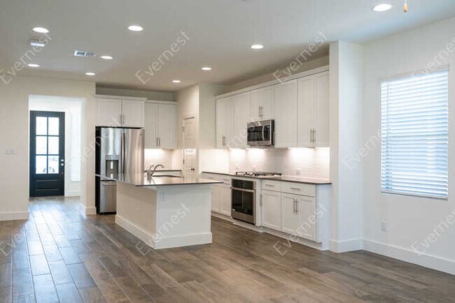 Foto del edificio - 2312 Ringstaff Rd