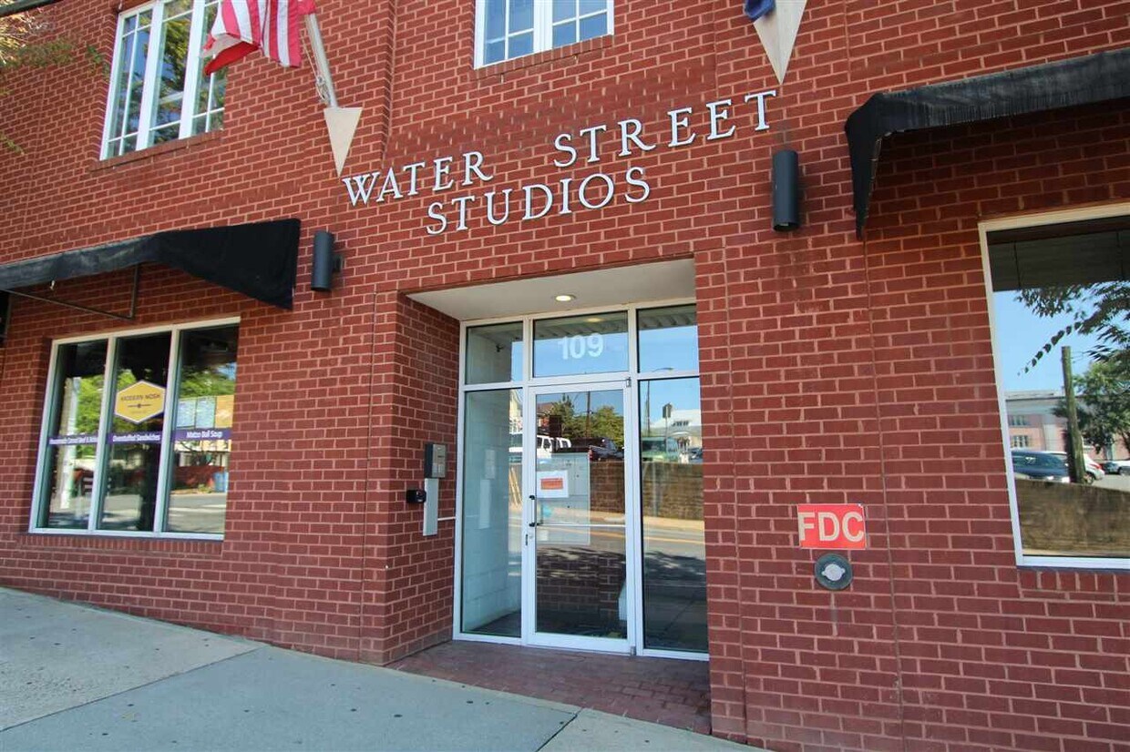 Primary Photo - 109-111 W Water St