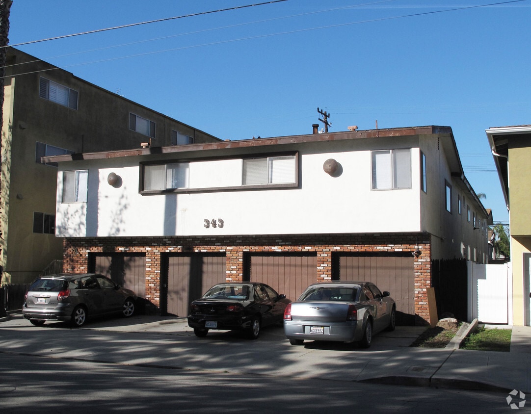 Building Photo - 343 Newport Ave