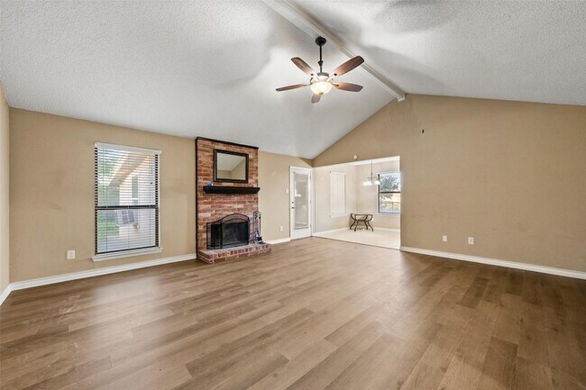 Foto del edificio - 614 Circle Creek Dr
