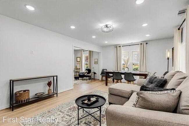 Building Photo - 3 br, 2 bath House - 1318 S West Ave