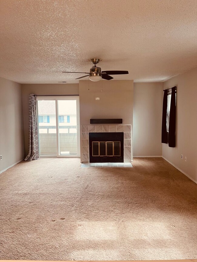 Building Photo - 1 bedroom condo