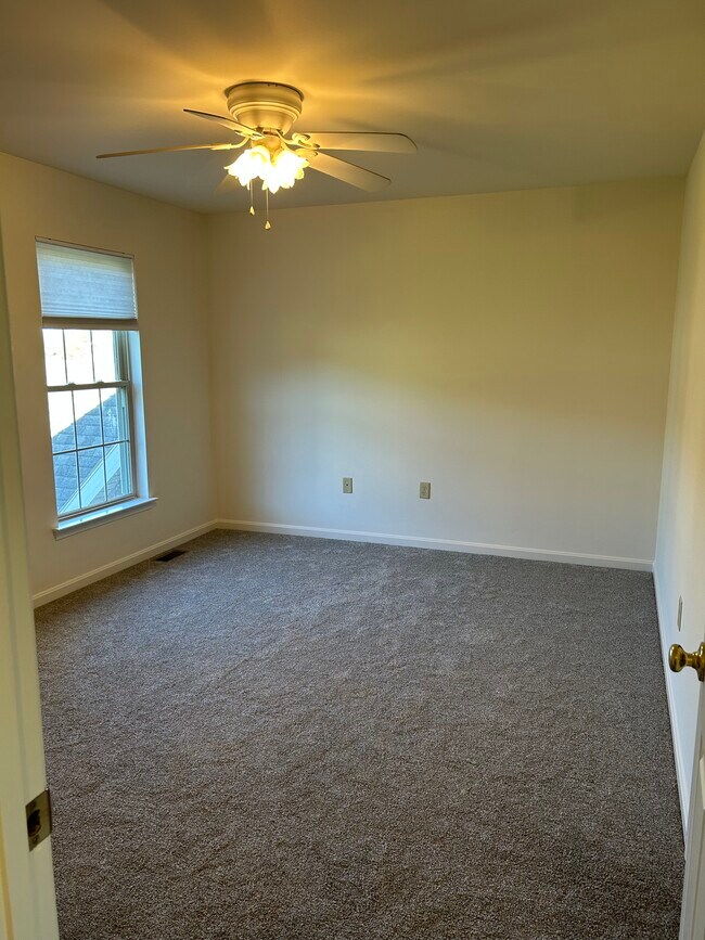 Foto del edificio - 369 Stonehedge Ln