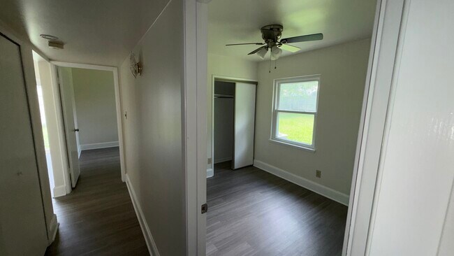Foto del edificio - 2122 Sharpshire Ln