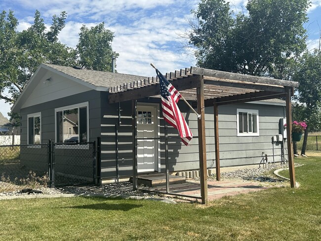 Building Photo - 952 Steffanich Dr