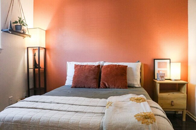 Foto del edificio - Coming soon....Super Cute Stylish Home w/ Modern Upgrades