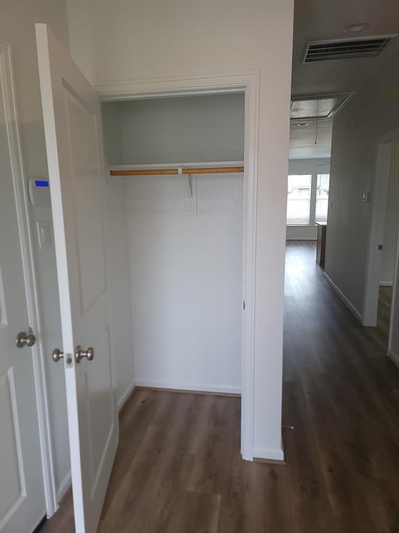 Foto del edificio - 1011 Tillman Ln