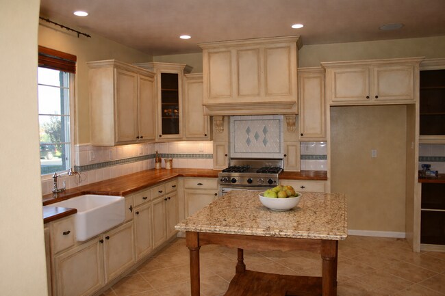 Foto del edificio - 27014 Carmelita Dr