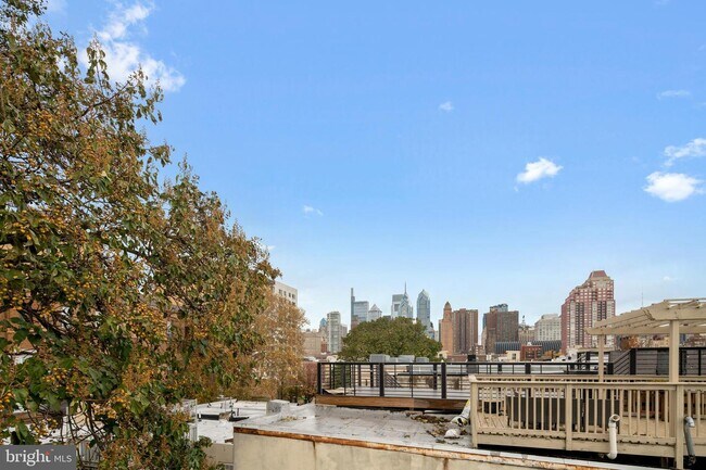 Building Photo - 760 S 15th St