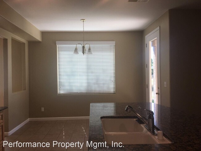 Foto del edificio - 4 br, 2.5 bath House - 4225 N. Del Rey Ave.