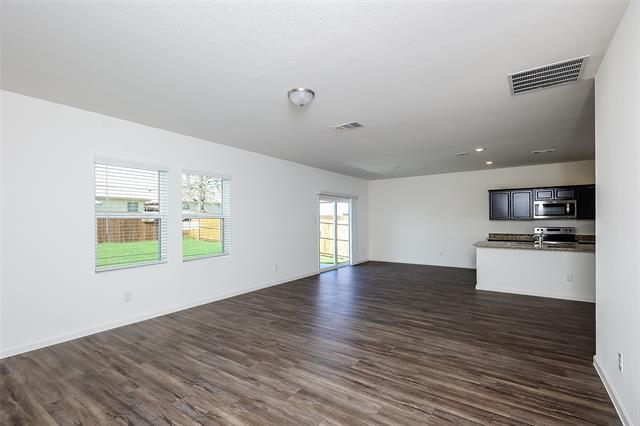 Building Photo - 505 Canoe Way