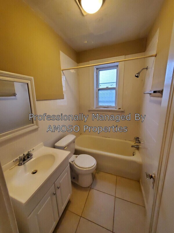 Building Photo - 419 Holly Hills Ave