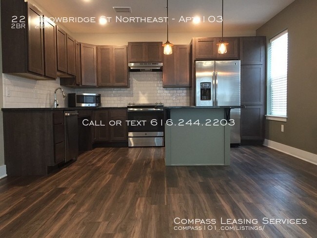 Foto del edificio - 221 Trowbridge St NE