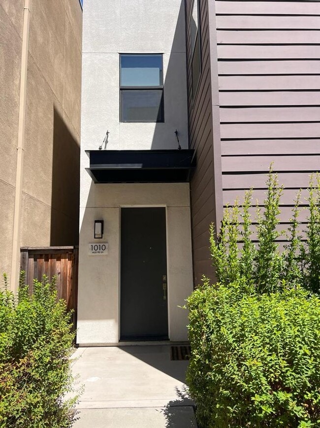 Building Photo - 1010 Mudpie Lane