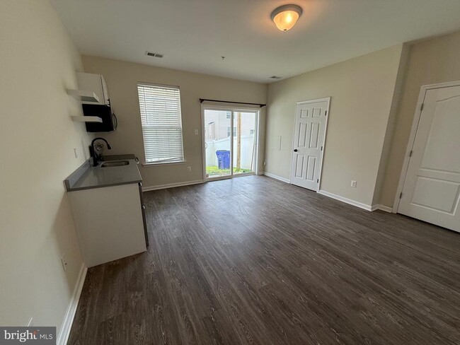 Building Photo - 9887 Deer Run