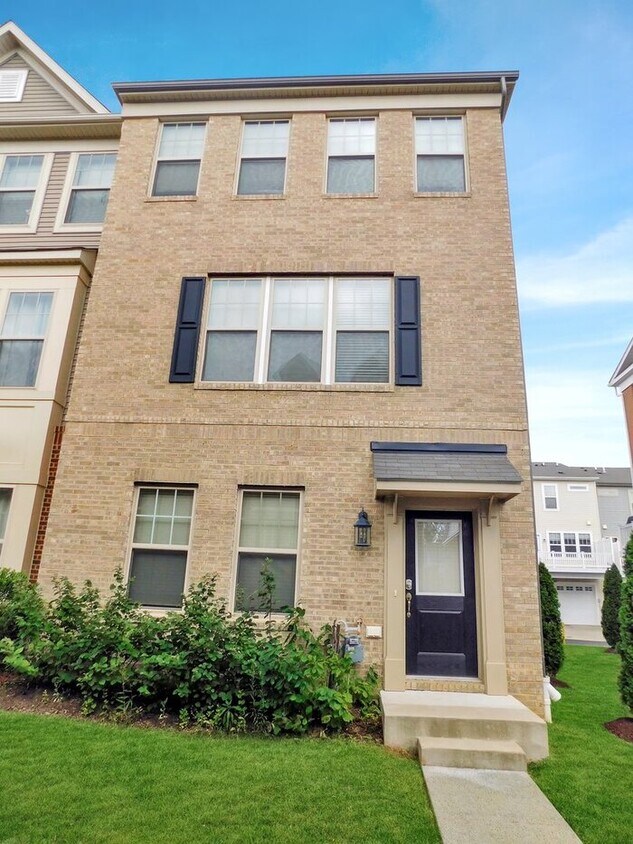 9822 Ushers Pl, Waldorf, MD 20601 Townhome Rentals in Waldorf MD