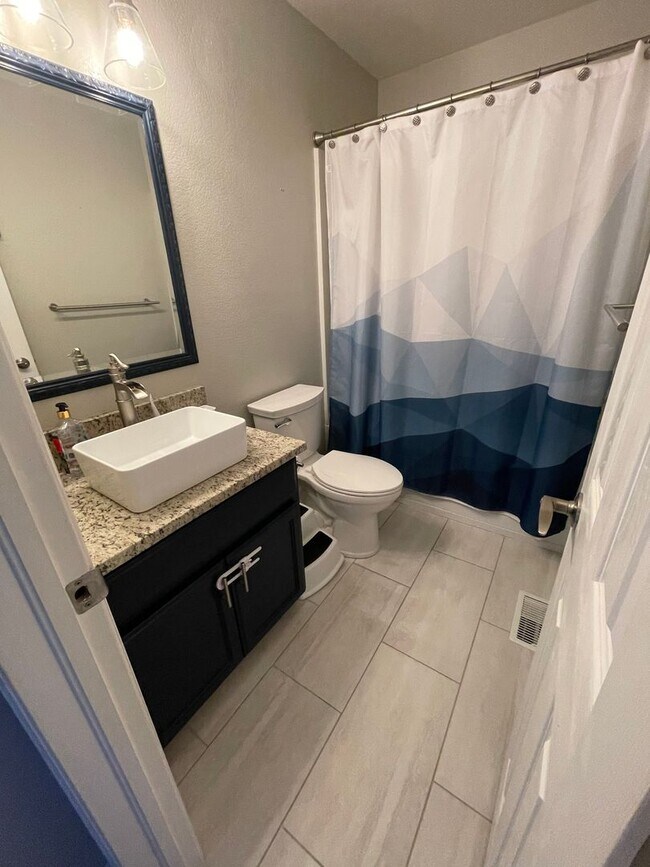 Foto del edificio - 4 Bedroom 3 Bath home in Loveland