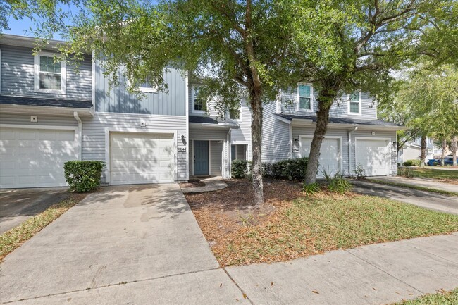 Building Photo - "Charming 3 Bed, 2.5 Bath Townhouse in Jac...
