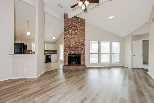 Foto del edificio - 6423 Woodstream Trail