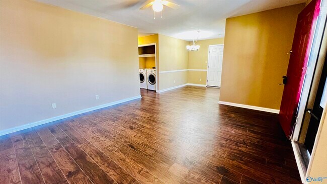 Building Photo - 1801 Windover Pl SW