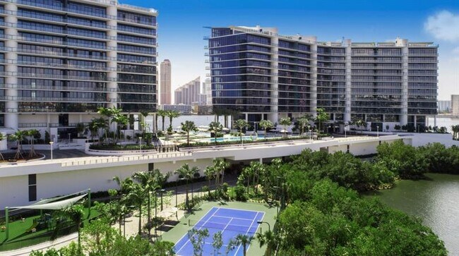 Foto del edificio - 5500 Island Estates Dr