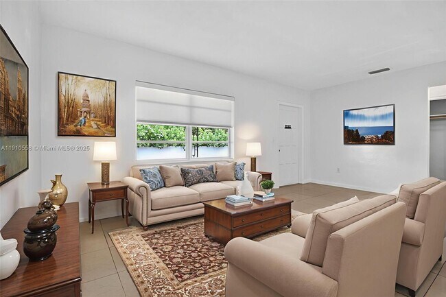 Foto del edificio - 2744 SW 23rd Ter